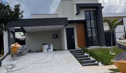 Excelete casa térrea com 164m² de área construída no Condomínio Gran Ville São Venâncio