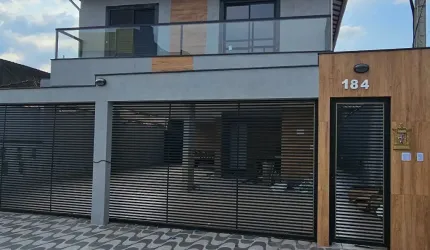 Linda Casa de Condomínio com 2 Dormitórios  localizado  Bairro Vila Antártica  Praia Grande