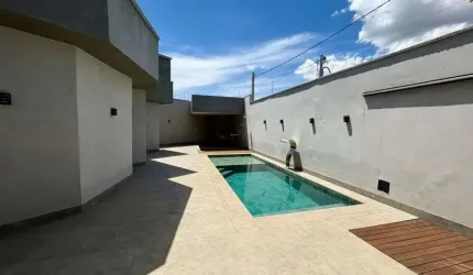 OFERTA! Casa 3 quartos alto padrão, com piscina, churrasqueira, quintal amplo, Passeio das Aguas