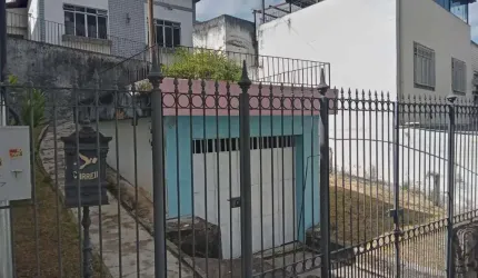 Casa para Venda em Juiz de Fora, São Mateus, 4 dormitórios, 1 suíte, 2 banheiros, 2 vagas
