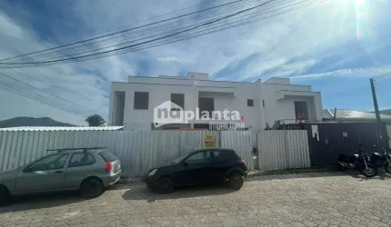 Sobrado à venda no Bairro Forquilhas em São José-SC, com 2 quartos, 2 suítes, 2 vagas