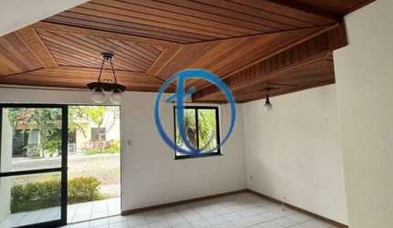 Imperdível! Casa em Condomínio à Venda em Salvador-BA, Itapuã - 4 quartos, 1 suíte, 1 sala, 3 banheiros, 2 vagas, 123m².