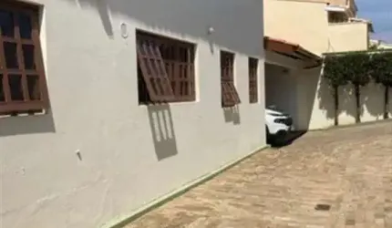 Casas para venda em Jundiaí no bairro Vila Galvão