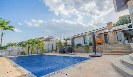 Casa térrea à venda no Condomínio Marambaia em Vinhedo - SP