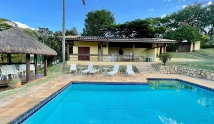 Chácara à venda no Condomínio Chácaras do Lago em Vinhedo - SP