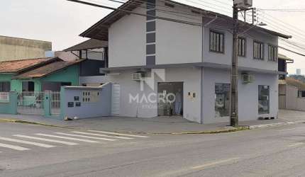 Casa com sala comercial | Barra do Rio Cerro