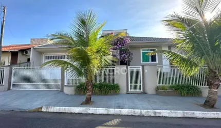 Casa no Lot. Champagnat | Amizade | 3 quartos (1 suíte) | 170m²