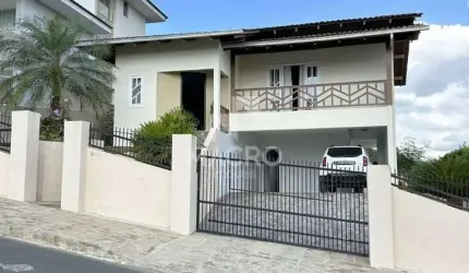 Casa | Amizade | 3 quartos ( sendo 1 suíte) | 192m² (378m² de terreno)