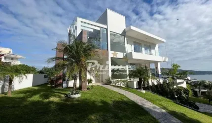 Excelente casa 4 suítes Bombinhas Centro