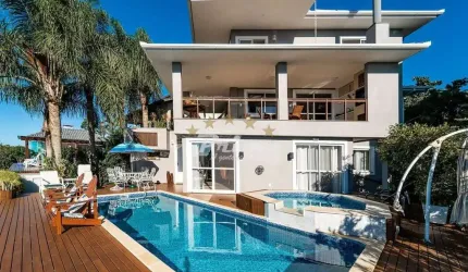 Casa com 5 quartos à Venda, Centro - Bombinhas