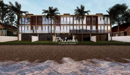 CASA FRENTE MAR À VENDA