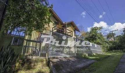CASA Á VENDA - BAIRRO CENTRO - BOMBINHAS/SC