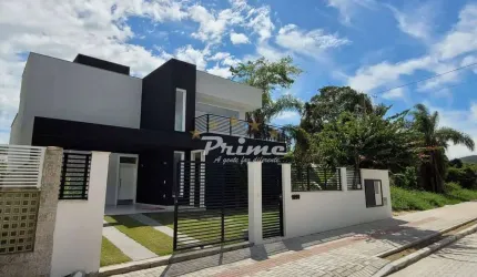 Casa á venda no Bairro Mariscal em Bombinhas/SC