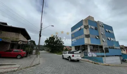 Prédio residencial com salas comerciais á venda - Bairro Bombas - Bombinhas/SC