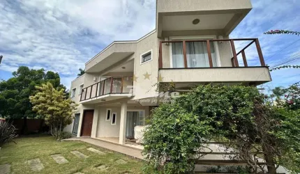 Maravilhosa Casa á Venda em Mariscal - Bombinhas/SC