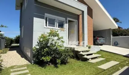 Casa Frente Mar no Bairro Mariscal - Bombinhas/SC