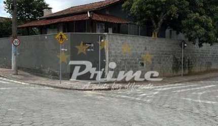 Casa com Kitnet em anexo á Venda - Bombinhas/SC
