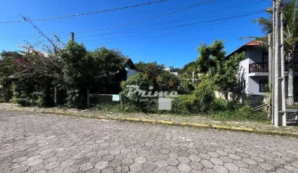 Terreno Próximo à Prefeitura no José Amândio - Bombinhas/SC