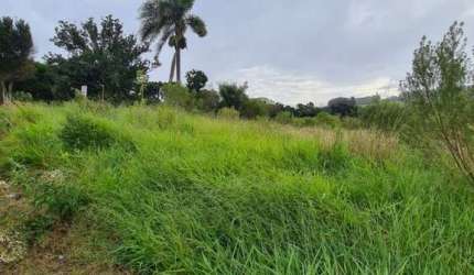 Terreno com potencial construtivo.