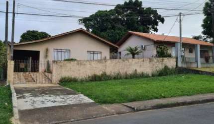 Casa com excelente terreno no Jardim Conceição.