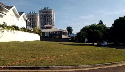 excelente terreno de 492 m2 no condominio quinta das laranjeiras, localizado entre a av 9 de jullho e av jundiai, esquina mercado dom olivio na rua do retiro, terreno plano em otima localização no con