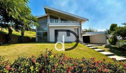 Casa de condominio com 3 quartos, 3 suítes, 2 vagas cobertas