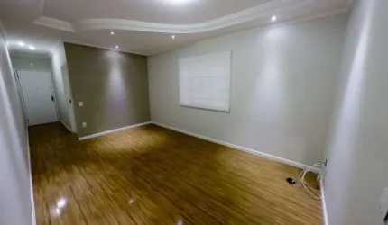 Apartamento central, 2 dorms, vaga coberta