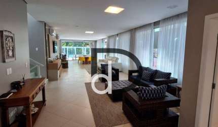 Casa moderna com sete suites no litoral!