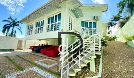 Casa com 3 dormitórios à venda, 400 m² por R$ 2.350.000,00 - Condomínio Marambaia - Vinhedo/SP