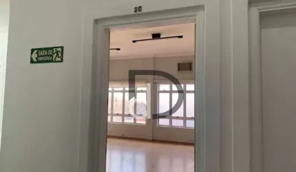 Sala com excelente localização no centro com 24 m² na cidade de Vinhedo/ SP.
