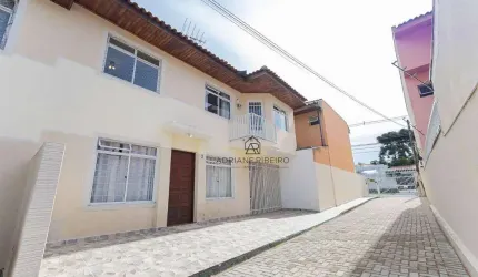Sobrado de 3 quartos está no bairro Portão em condomínio fechado