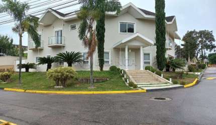 Belíssima  casa em Condomínio fechado, Villa Branca.