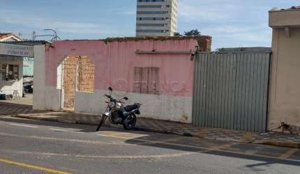 TERRENO COM 380M² - CENTRO - JACAREÍ