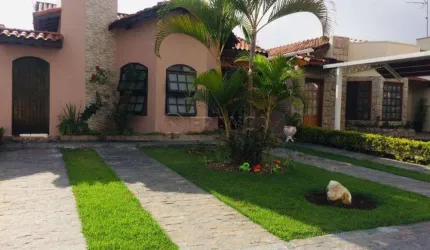 CASA EM CONDOMINIO 3 DORMITÓRIOS SENDO 1 SUÍTE - SÃO JOÃO - JACAREÍ
