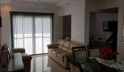 Apartamento com 96 m² - Região central de Jacareí .