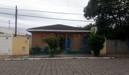 Clinica Médica muito bem localizada e com estacionamento público gratuito