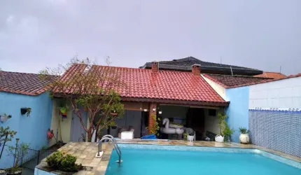 Casa 3 Dormitórios na Região Central