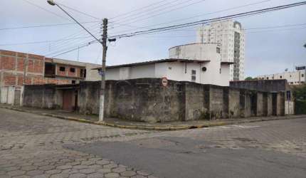 Excelente imóvel em área nobre de Jacareí.