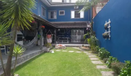 CASA COM 03 QUARTOS - CIDADE JARDIM - JACAREÍ SP