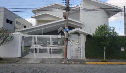 CASA 4 DORMITÓRIOS SENDO 3 SUITES - BAIRRO JARDIM SANTA MARIA - JACAREÍ