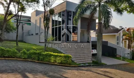 Sobrado 03 suites no Condomínio Coléginho - Jacareí - SP.