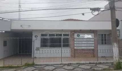 CASA 03 DORMITÓRIOS SENDO 01 SUITE - CENTRO JACAREÍ SP