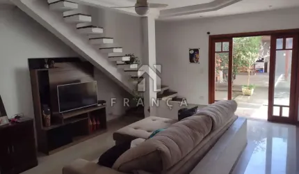 Casa Padrão em Jacareí