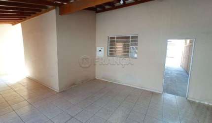 CASA 2 DORMITÓRIOS + 1 DORMITÓRIO PARTE EXTERNA - CENTRO - JACAREÍ