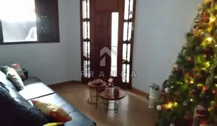 Locação - Casa 05 Dormitórios - Jardim Pararangaba - Zona Leste