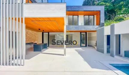 Casa em Condomínio em Charitas