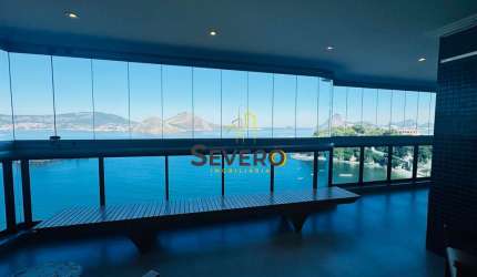 Apartamento Alto Padrão frente mar.