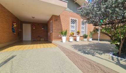 Casa com 4 quartos à venda na Vila Monteiro, Piracicaba  por R$ 580.000