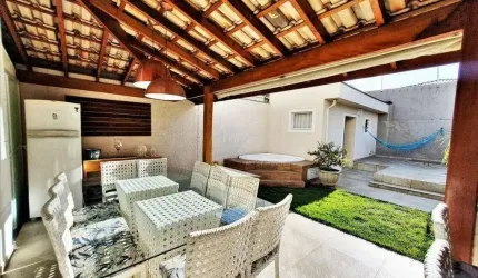 Casa em condomínio fechado com 3 quartos à venda no Campestre, Piracicaba  por R$ 680.000
