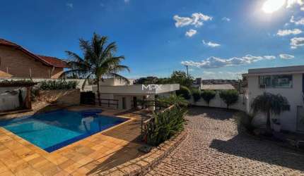 Casa com 3 quartos à venda no Centro, Piracicaba  por R$ 2.600.000
